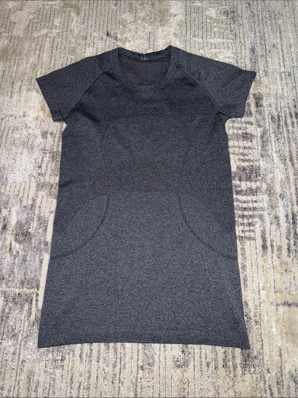 lululemon seamless charcoal gray tee